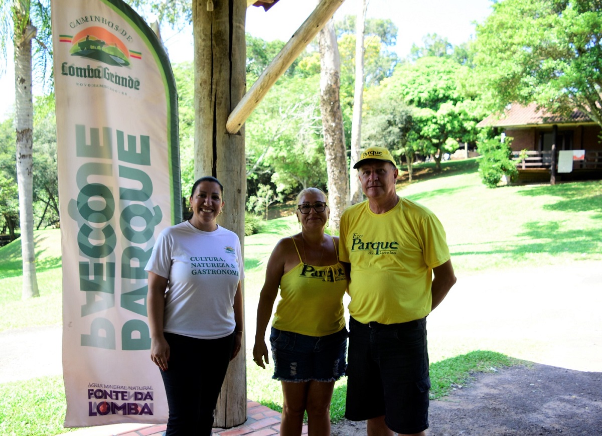 Com os pilares “Cultura, Natureza e Gastronomia”, a rota turística Caminhos de Lomba Grande vem se consolidando como um destino ideal para quem busca lazer ao ar livre, contato com a natureza e valorização das tradições locais. Criado em abril de 2023, com incentivo e parceria da Prefeitura, o roteiro reúne hoje 16 empreendimentos. O trajeto é marcado por paisagens exuberantes, com áreas verdes e propriedades rurais, e oferece diversas experiências, como caminhadas, cicloturismo, passeios a cavalo e uma ric