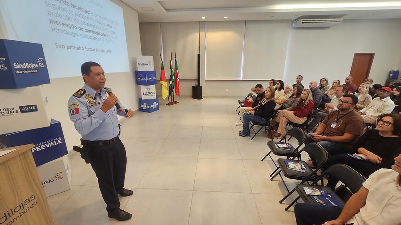 Diretor da Guarda Municipal participou de evento com empresários no Sindilojas Vale Germânico