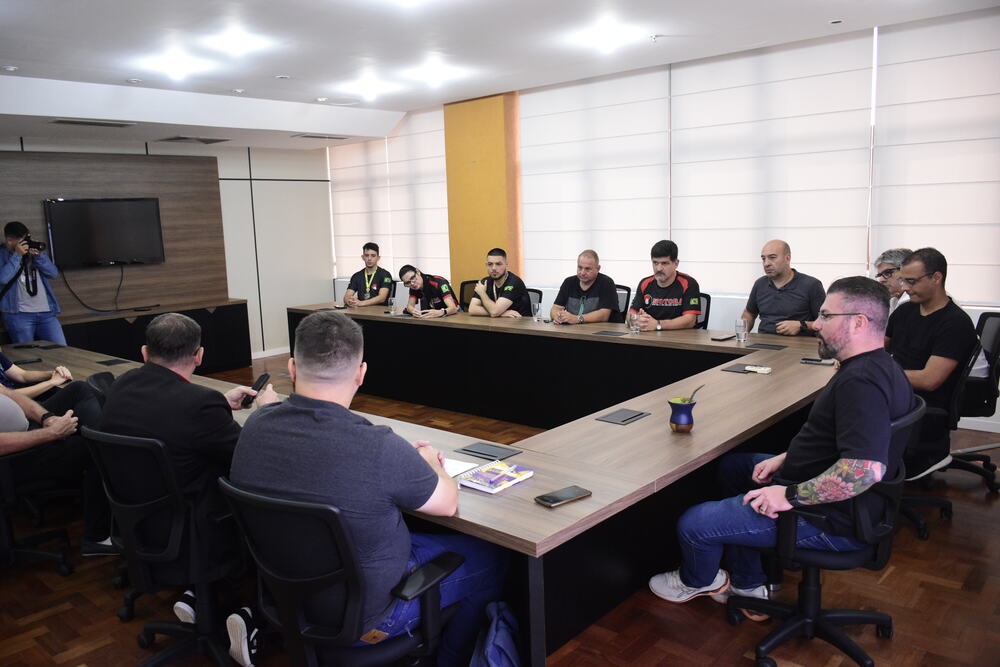 Prefeito recebe representantes da FIEPS-RS em Novo Hamburgo