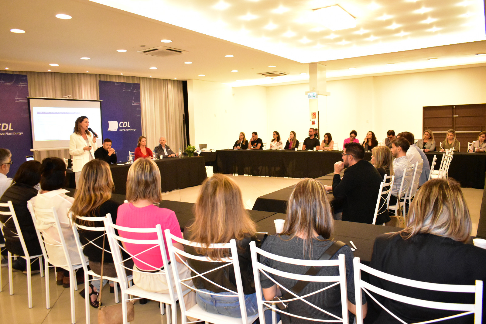 Um dos destaques da noite foi o programa Conexão Empresarial, que teve o apoio pioneiro da CDL-NH e promove a aproximação entre poder público e setor privado