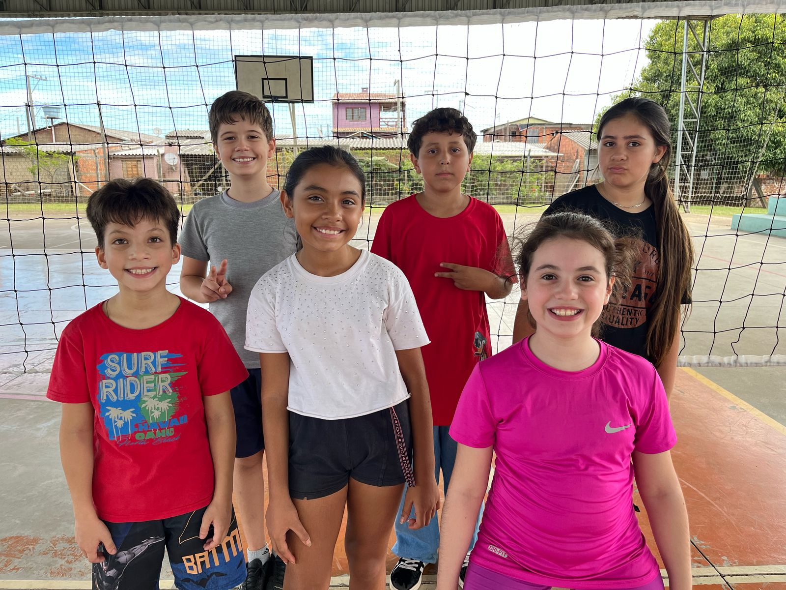 Entidade busca fomentar a prática de voleibol para crianças, jovens e adolescentes, que habitam zonas de vulnerabilidade social