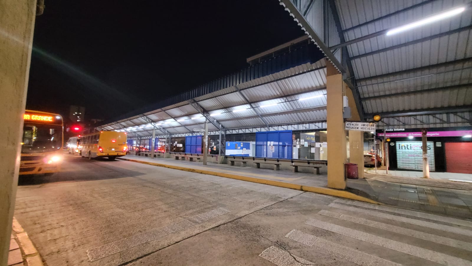 Prefeitura antecipa horário de acendimento das luzes do Paradão