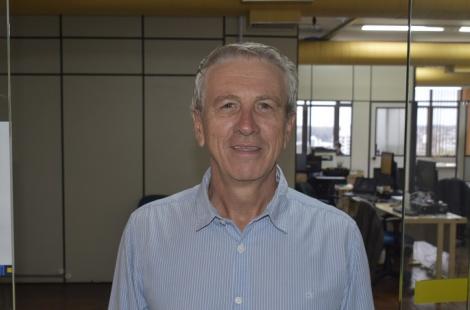 Com a missão de tirar do papel projetos importantes para o Município, Eroni Nunes dos Santos assume a Secretaria Municipal de Obras Públicas e Infraestrutura (SMOPI). 