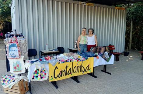 Público pôde prestigiar a feira de artesanato do Ponto de Cultura e Economia Solidária Cantalomba,