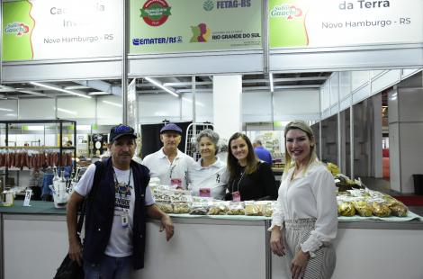 Entre os expositores, destacam-se a Cachaçaria Invito e o Sítio Amigos da Terra, ambos de Lomba Grande, bairro rural de Novo Hamburgo